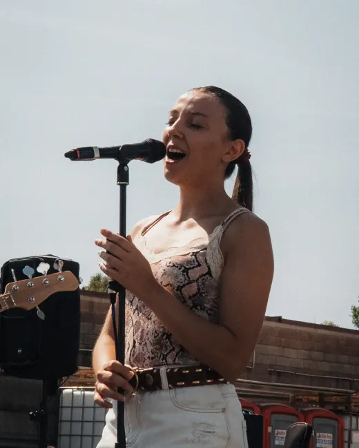 Ludovica Spiezia, voce dei Second Plane